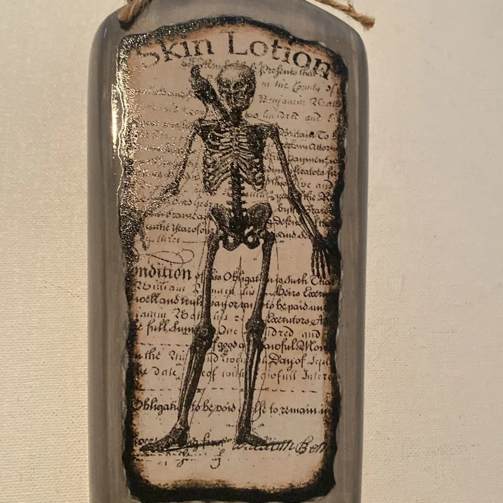 NWT $ Vintage Witch’s Skin Loton Bottle - Picture 3 of 4
